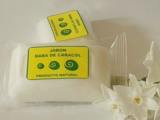 Jabón con baba de caracol y aceite de coco